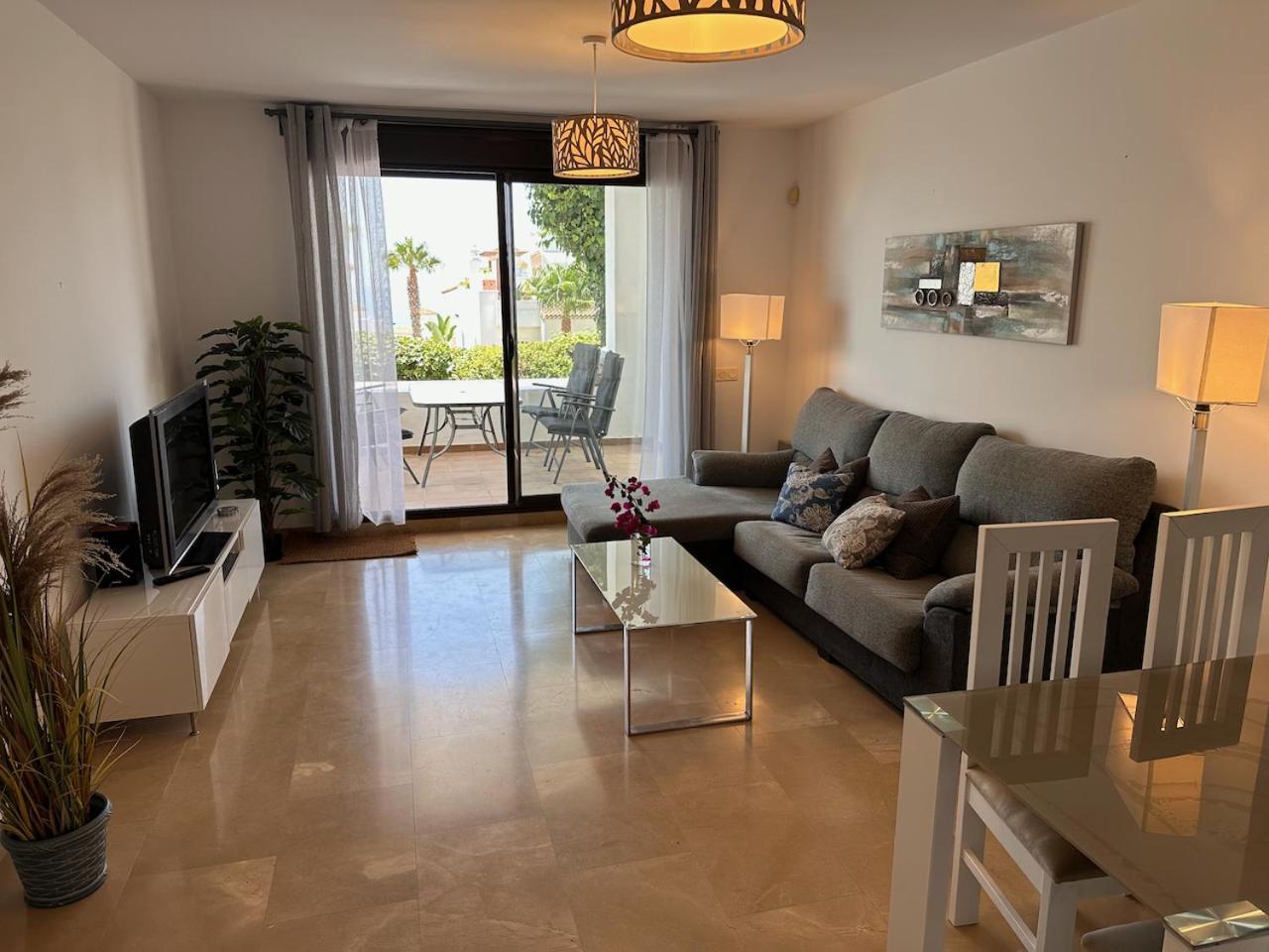 Quiet Family Apartment, 4 Pools, Close To The Beach And Golf, La Marina Alcaidesa 9 02 ภายนอก รูปภาพ